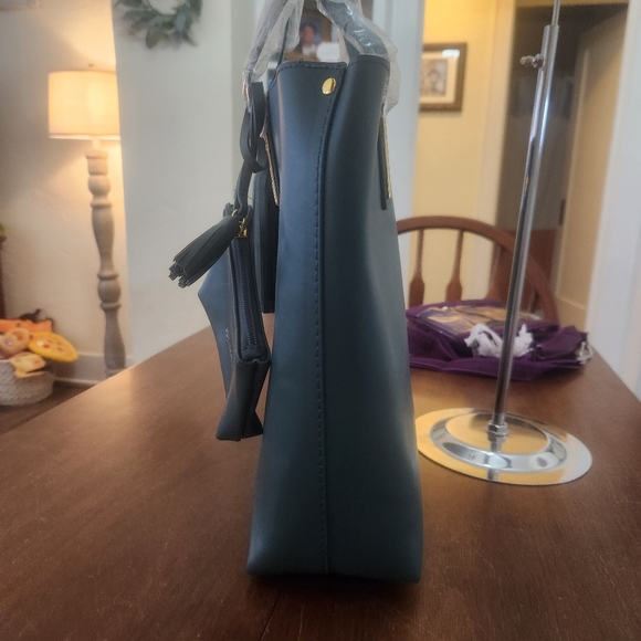 Joy & Iman Deep Teal Green 2 Piece Leather Tote With 2 Large Tassels NWOT - Picture 5 of 12